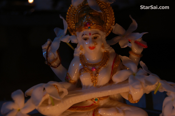 saraswathi beautiful graceful blessings