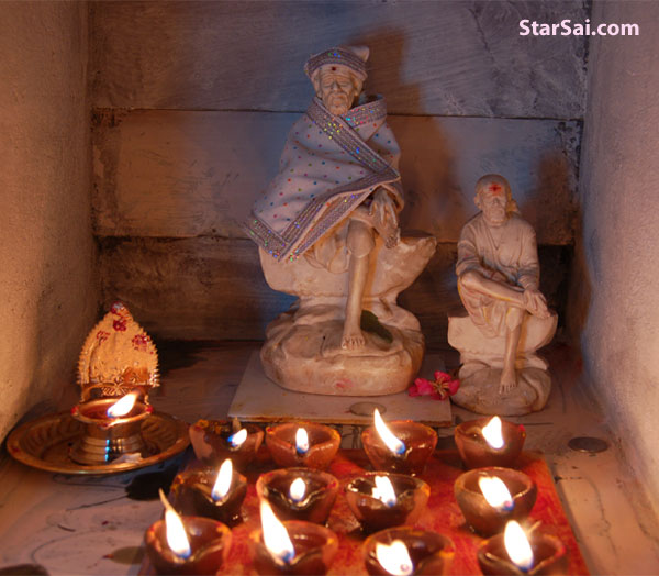 My father said only this photo is beautiful as its bright like Sai Maharaj